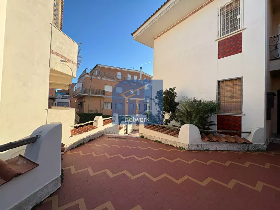 Immagine 25 di Attico in vendita  in Lungomare degli Ardeatini 503 a Ardea