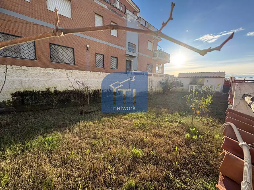 Immagine 26 di Attico in vendita  in Lungomare degli Ardeatini 503 a Ardea