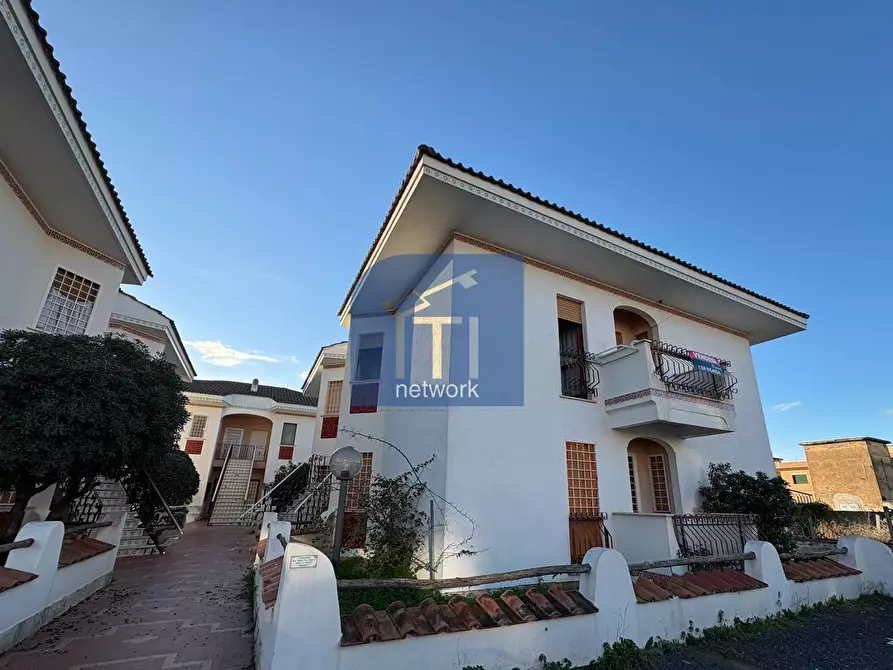 Immagine 31 di Attico in vendita  in Lungomare degli Ardeatini 503 a Ardea