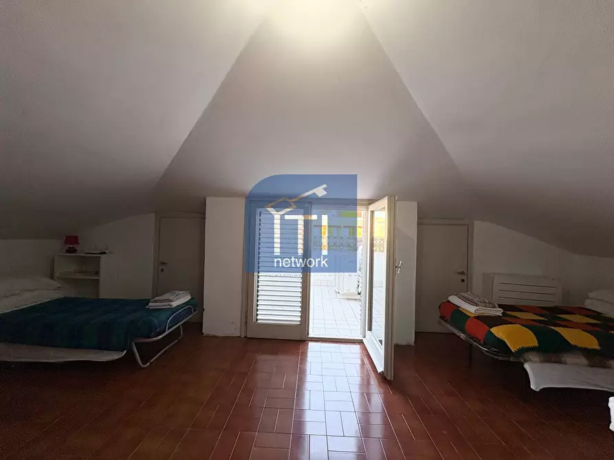 Immagine 18 di Attico in vendita  in Lungomare degli Ardeatini 503 a Ardea