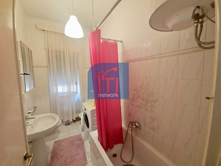 Immagine 6 di Appartamento in vendita  in Via La Spezia a Pomezia