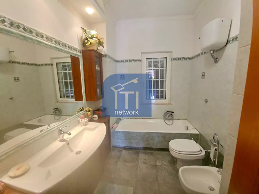 Immagine 23 di Villa in vendita  in Gelsomini a Pomezia