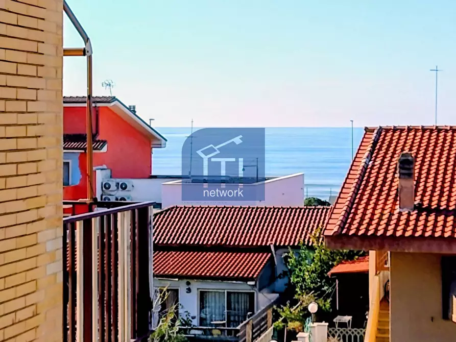 Immagine 3 di Appartamento in vendita  in VIA SVEZIA a Pomezia