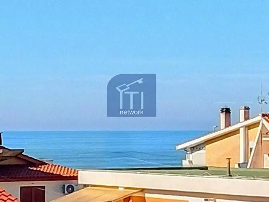 Immagine 1 di Appartamento in vendita  in VIA SVEZIA a Pomezia