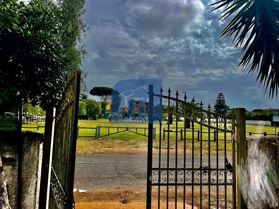 Immagine 10 di Casa semindipendente in vendita  in via di Colle Romito a Ardea