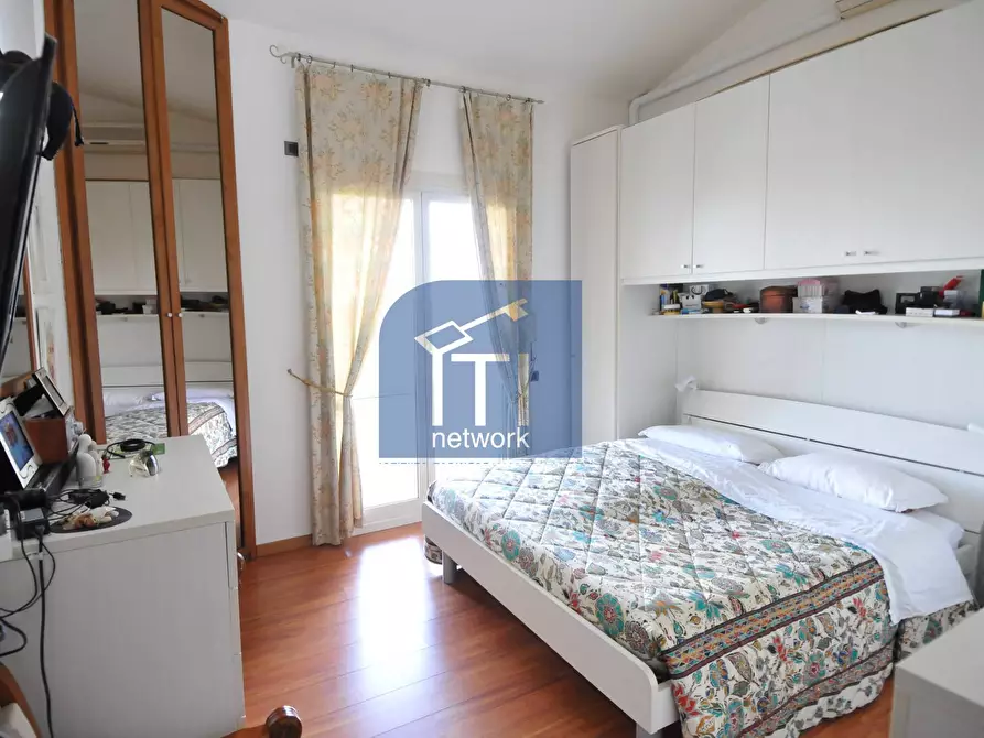 Immagine 21 di Casa semindipendente in vendita  in Via Dora Baltea a Ardea