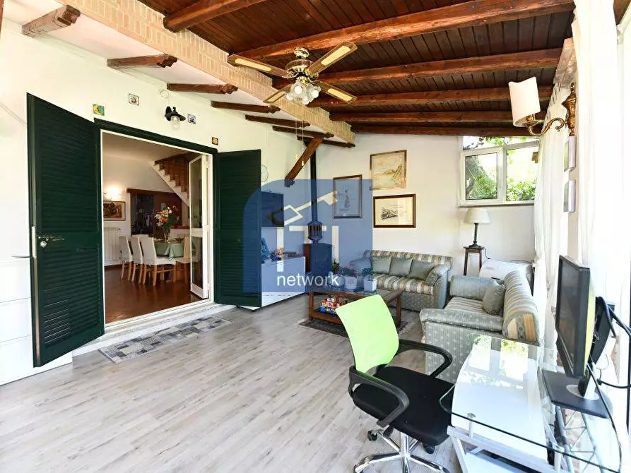 Immagine 5 di Casa semindipendente in vendita  in Via Dora Baltea a Ardea