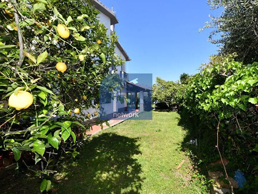 Immagine 9 di Casa semindipendente in vendita  in Via Dora Baltea a Ardea