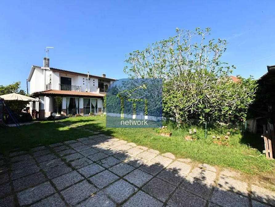 Immagine 12 di Casa semindipendente in vendita  in Via Dora Baltea a Ardea