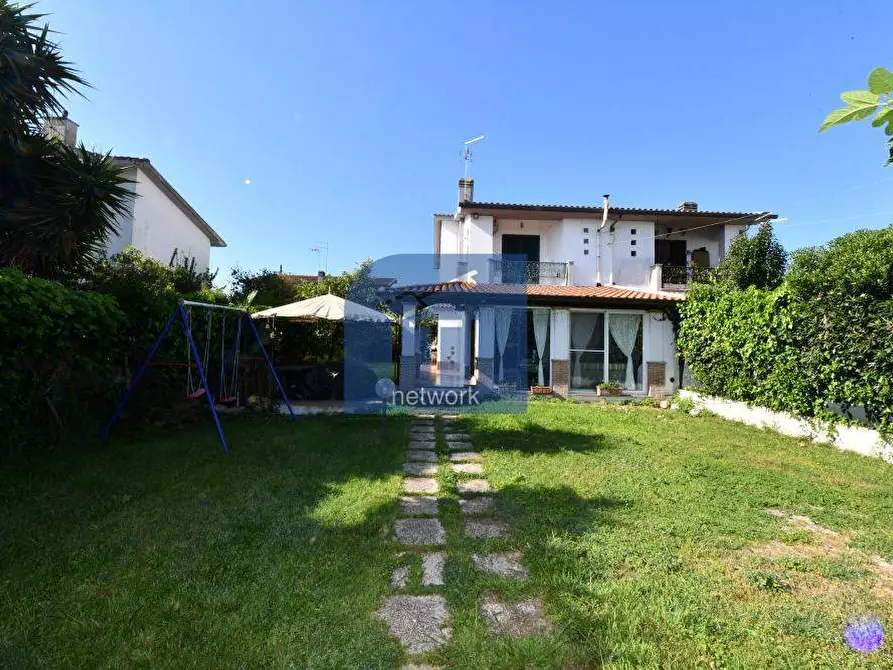 Immagine 8 di Casa semindipendente in vendita  in Via Dora Baltea a Ardea