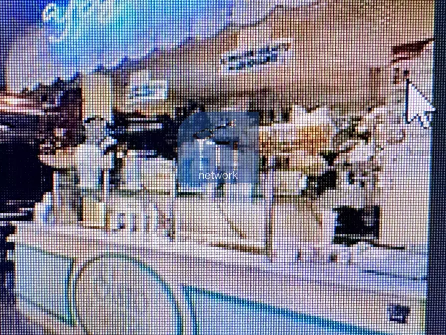 Immagine 13 di Locale commerciale in affitto  in Piazza Anco Marzio 7 a Roma