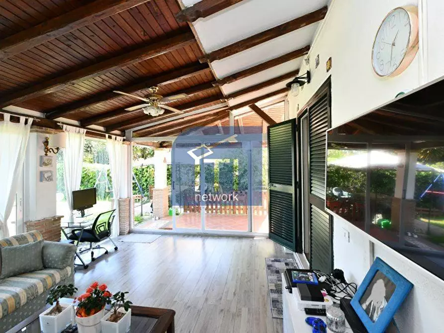 Immagine 3 di Casa semindipendente in vendita  in Via Dora Baltea a Ardea