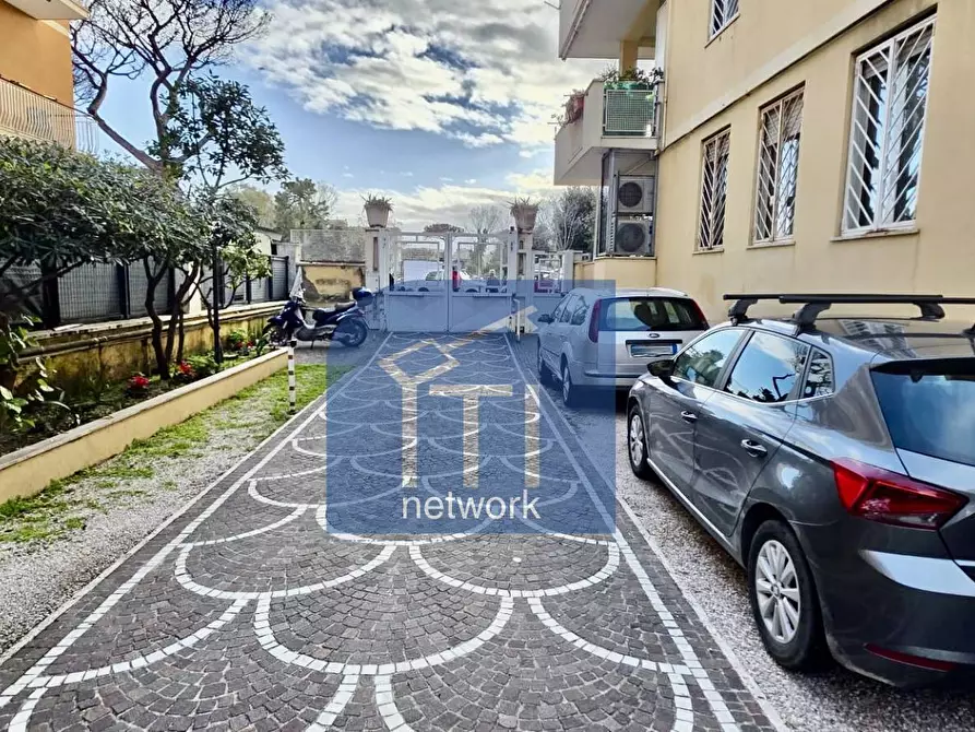 Immagine 2 di Attico in vendita  in Via Capitan casella 3 a Roma