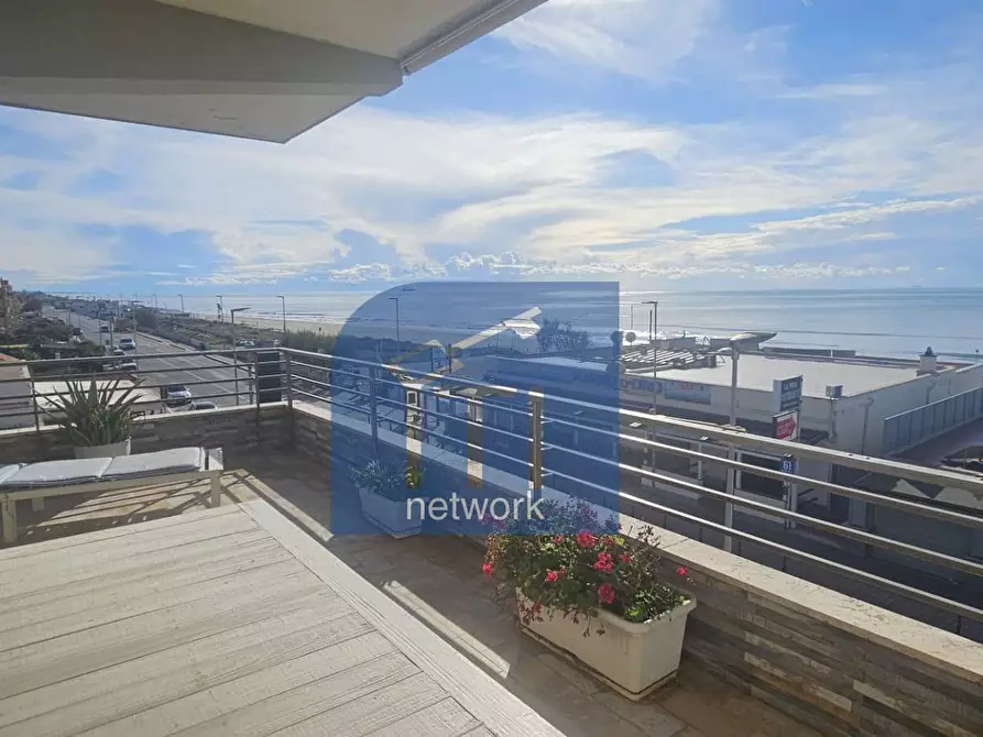 Immagine 6 di Appartamento in vendita  in l.mare delle Meduse a Pomezia