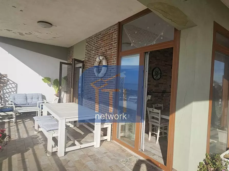 Immagine 1 di Appartamento in vendita  in l.mare delle Meduse a Pomezia