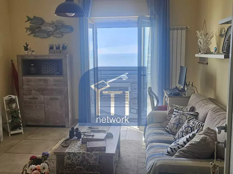 Immagine 9 di Appartamento in vendita  in l.mare delle Meduse a Pomezia