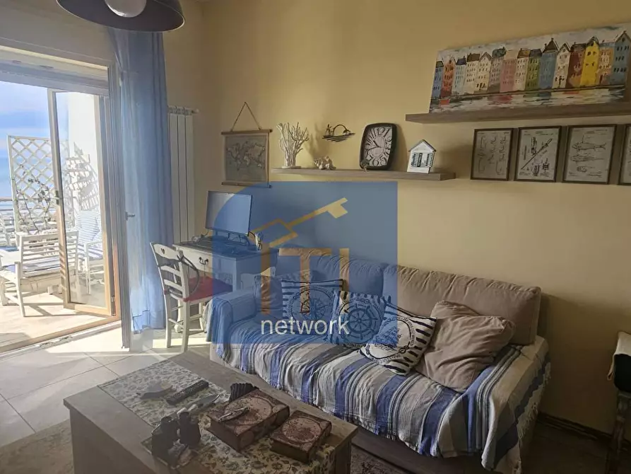 Immagine 10 di Appartamento in vendita  in l.mare delle Meduse a Pomezia