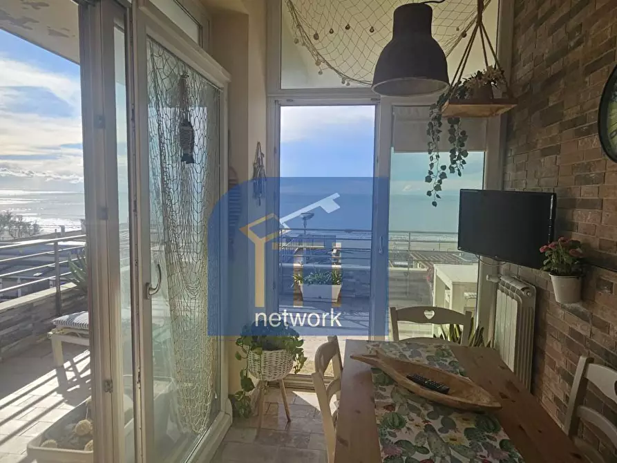 Immagine 12 di Appartamento in vendita  in l.mare delle Meduse a Pomezia