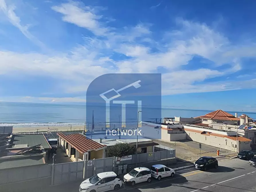 Immagine 32 di Appartamento in vendita  in l.mare delle Meduse a Pomezia