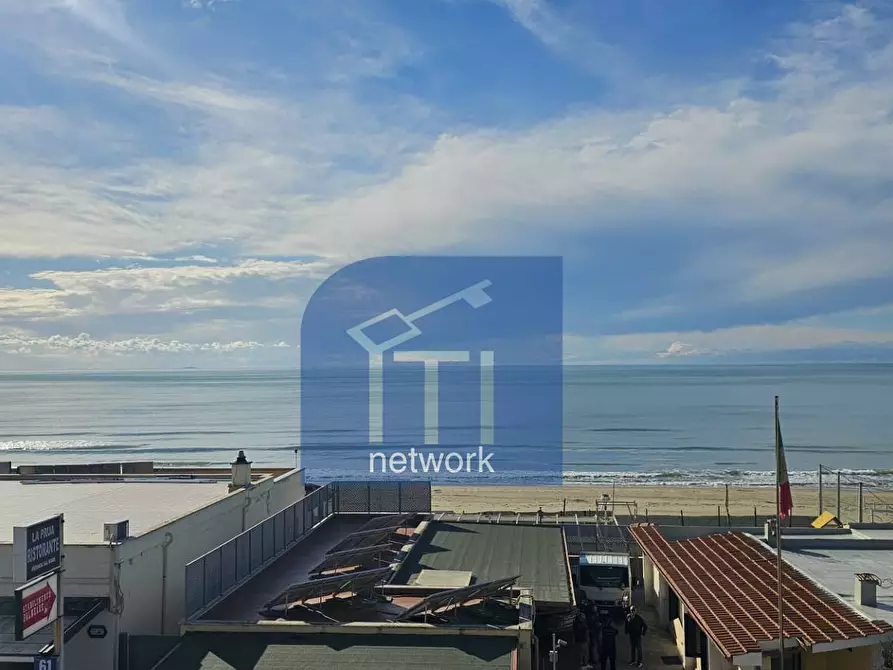 Immagine 35 di Appartamento in vendita  in l.mare delle Meduse a Pomezia