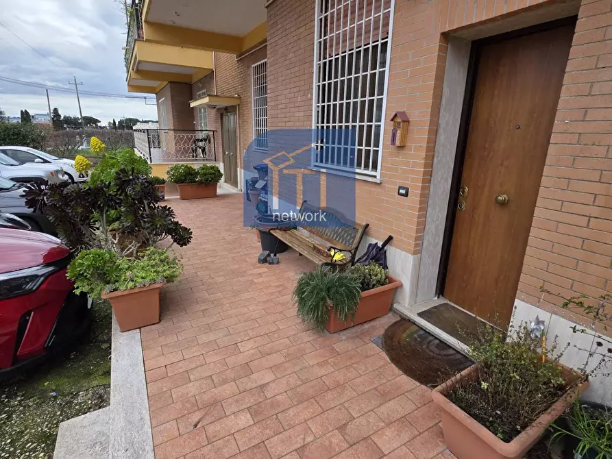 Immagine 1 di Appartamento in vendita  in via Laurentina a Pomezia