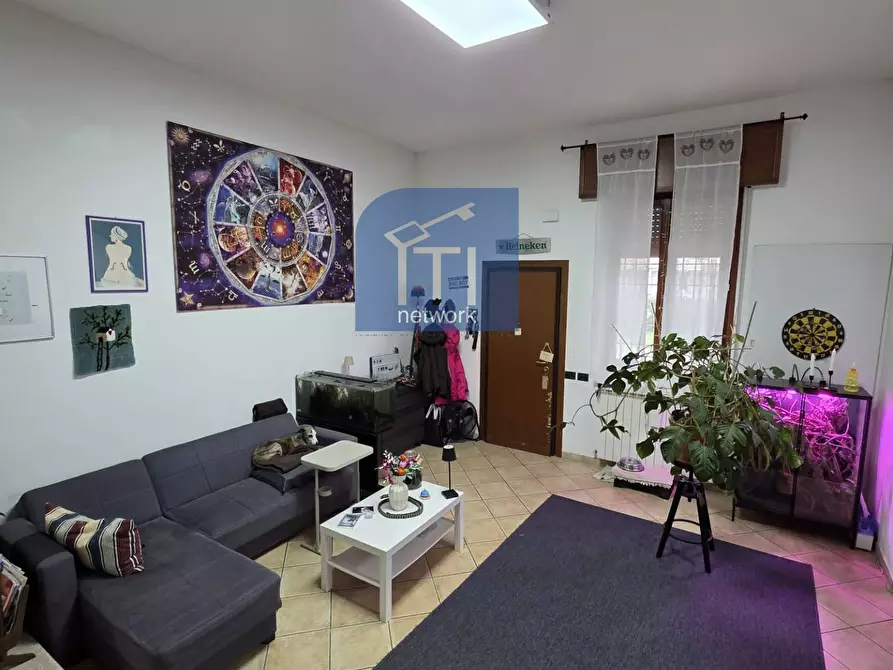 Immagine 5 di Appartamento in vendita  in via Laurentina a Pomezia