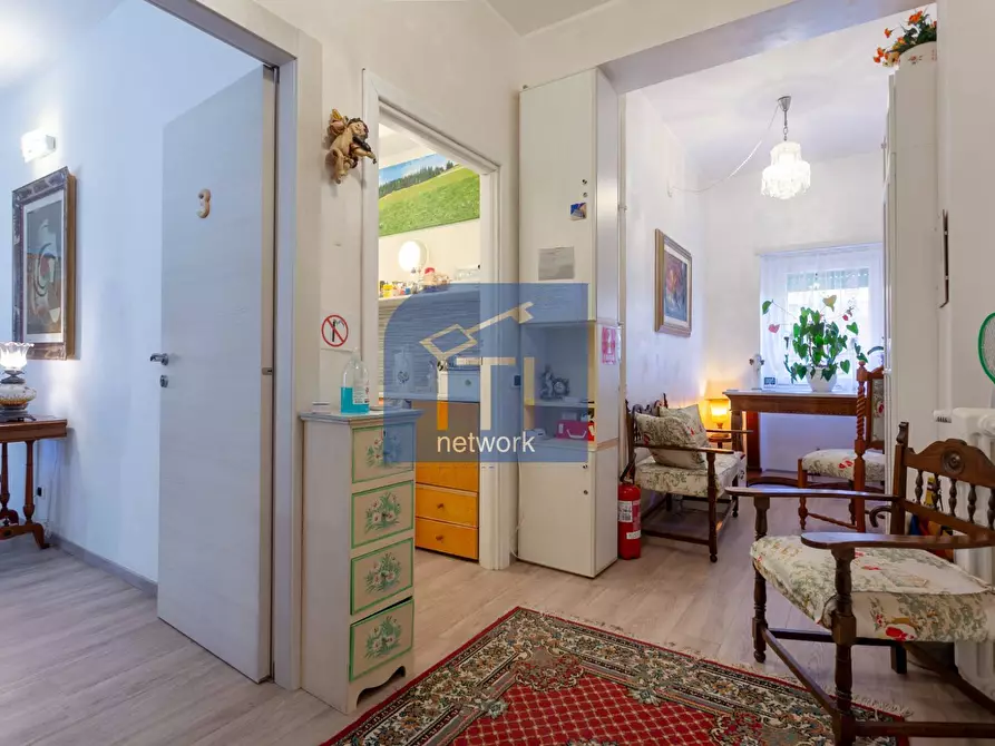 Immagine 5 di Appartamento in vendita  in via della stazione del lido 28 a Roma