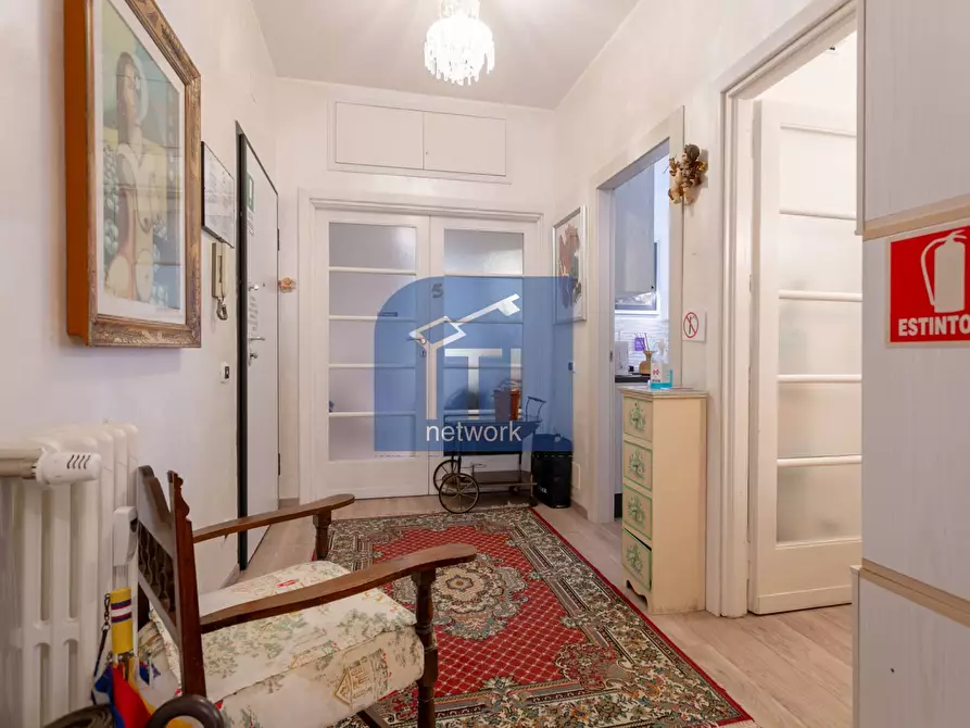 Immagine 10 di Appartamento in vendita  in via della stazione del lido 28 a Roma