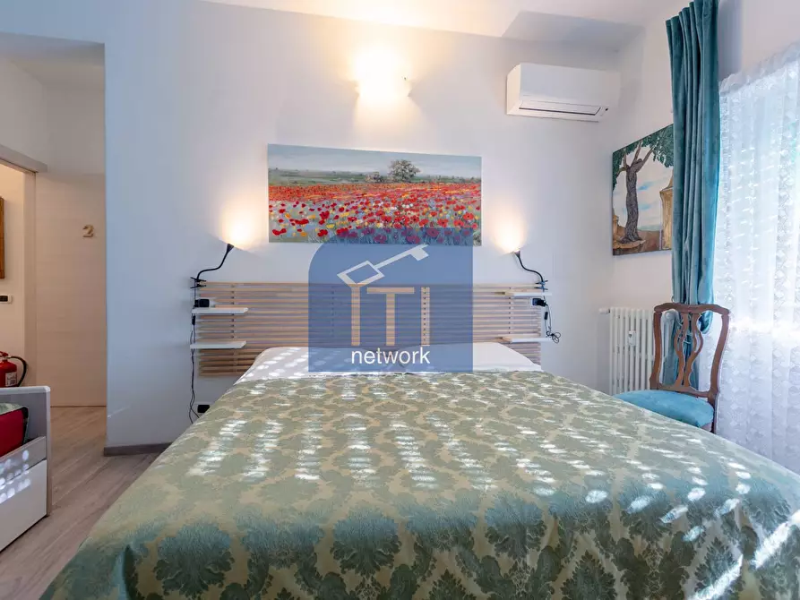 Immagine 21 di Appartamento in vendita  in via della stazione del lido 28 a Roma