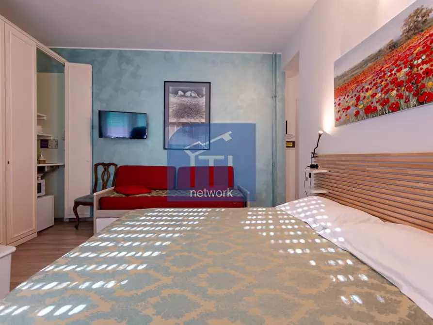 Immagine 22 di Appartamento in vendita  in via della stazione del lido 28 a Roma