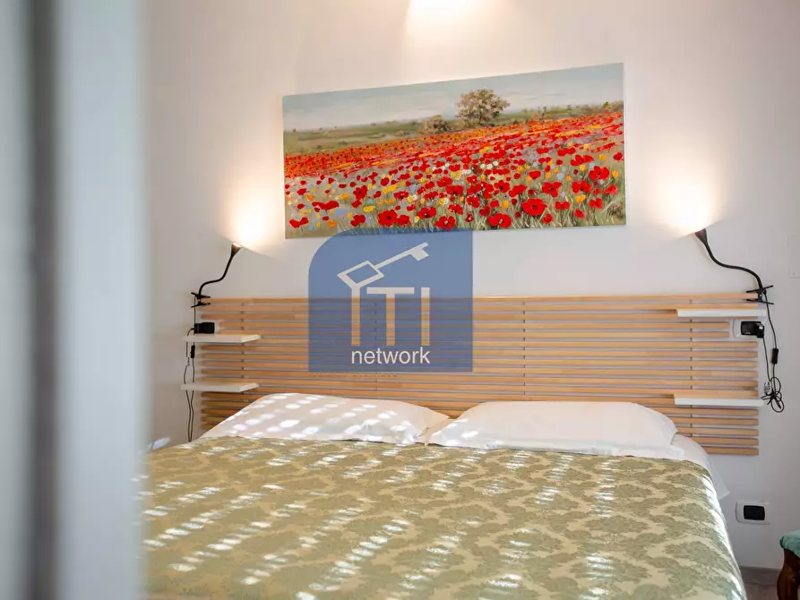 Immagine 26 di Appartamento in vendita  in via della stazione del lido 28 a Roma