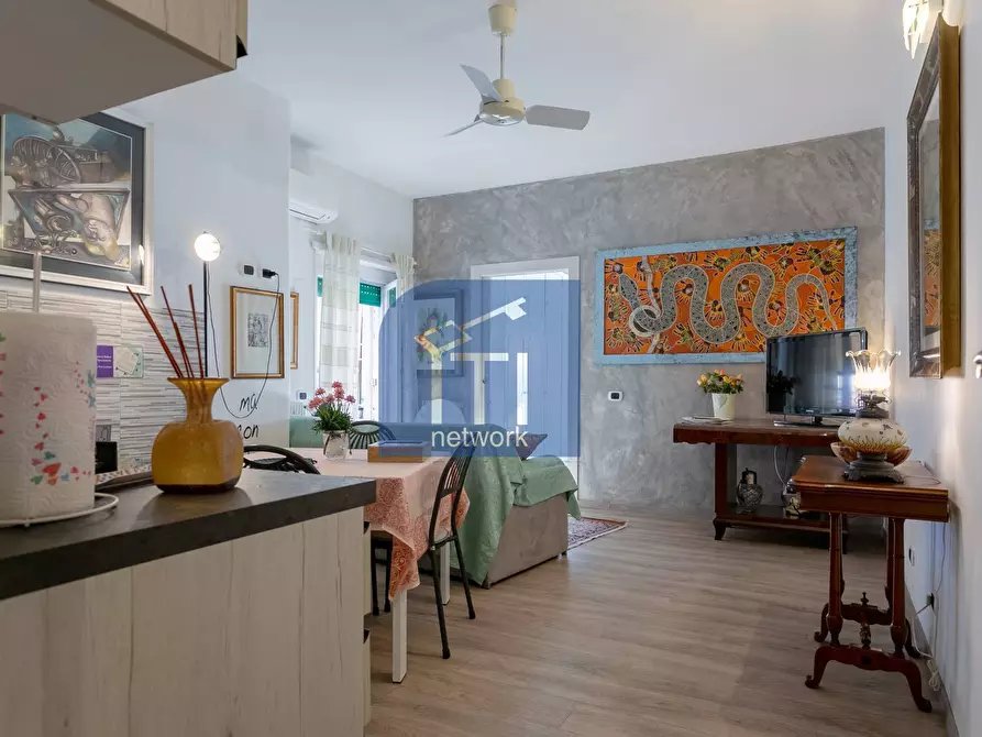 Immagine 4 di Appartamento in vendita  in via della stazione del lido 28 a Roma