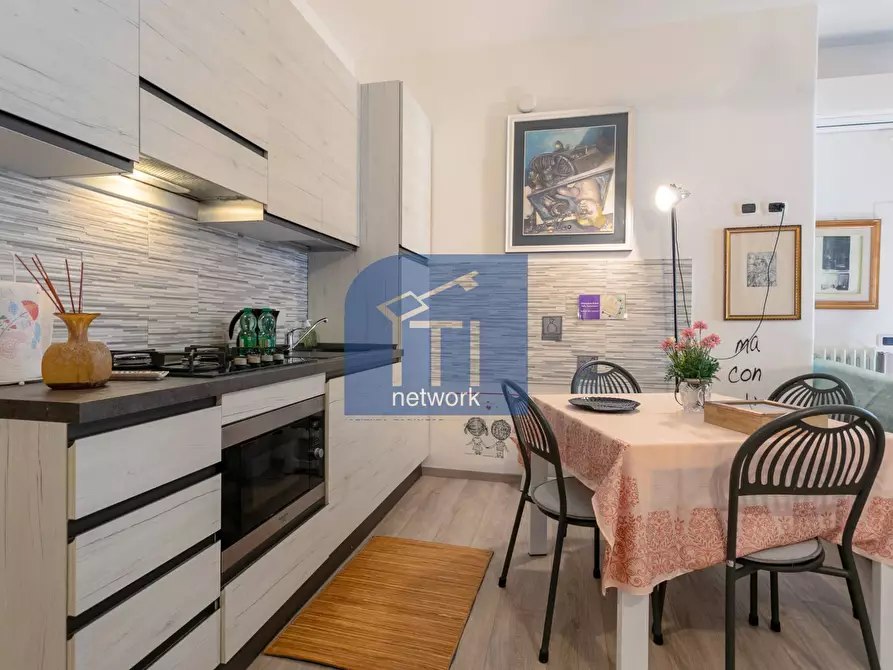 Immagine 41 di Appartamento in vendita  in via della stazione del lido 28 a Roma