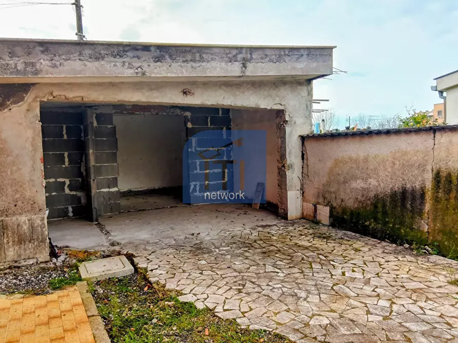 Immagine 4 di Villa in vendita  in VIA bergamo a Ardea