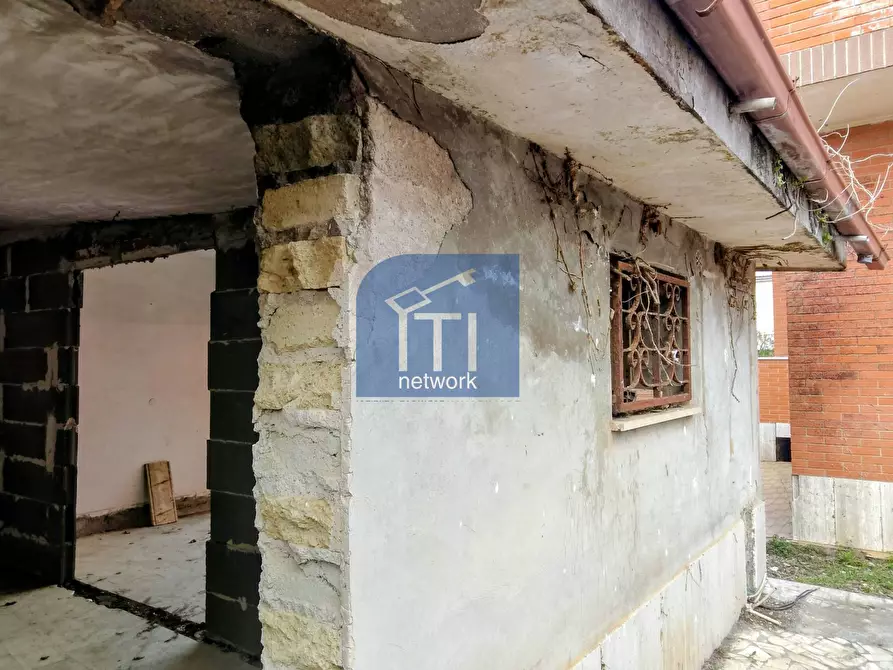 Immagine 10 di Villa in vendita  in VIA bergamo a Ardea