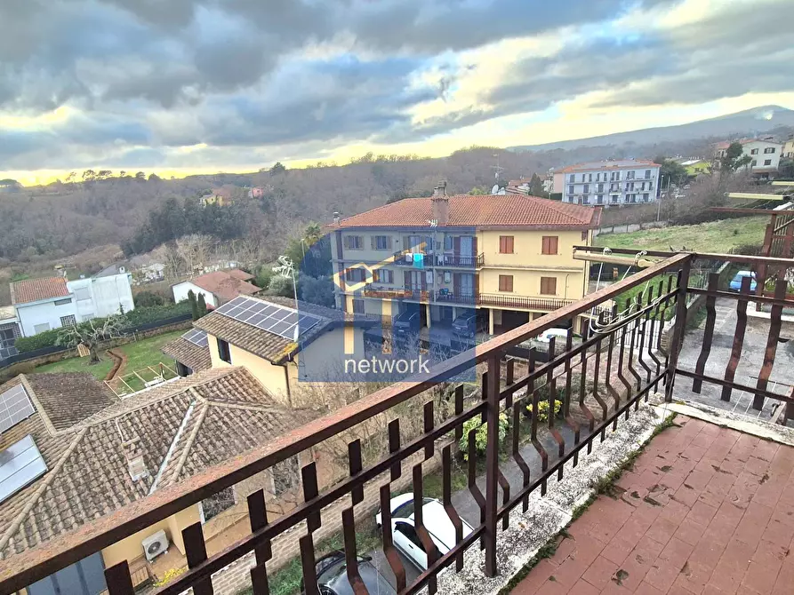 Immagine 3 di Appartamento in vendita  in via Reginaldo Caffarelli a Sutri