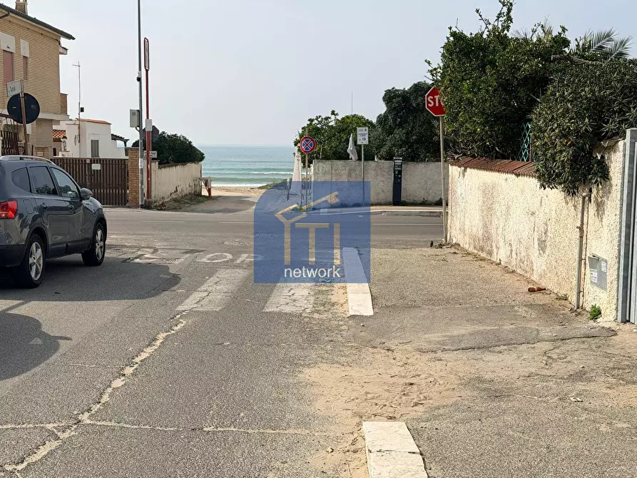 Immagine 1 di Appartamento in vendita  in Via Rumenia a Pomezia