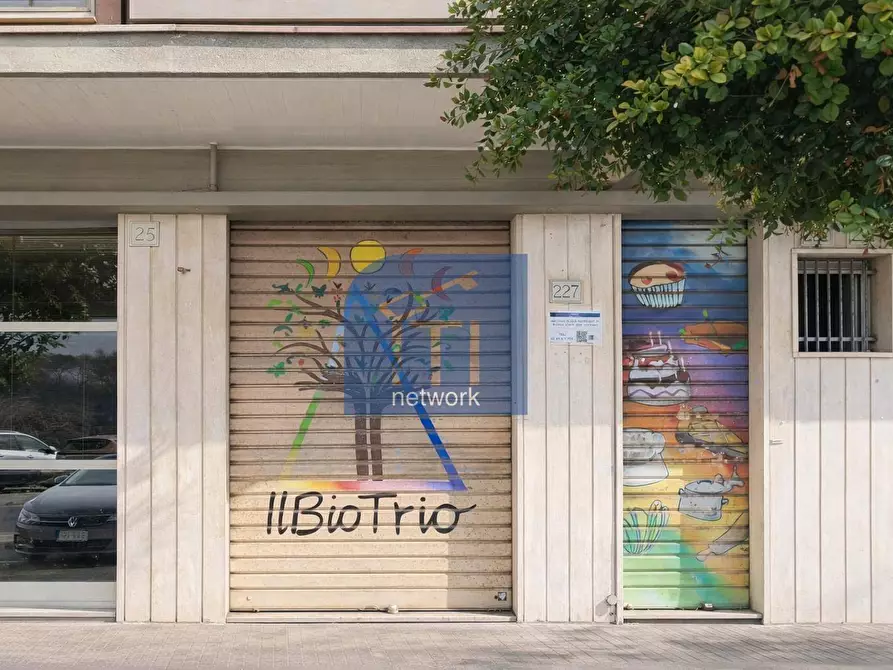 Immagine 16 di Negozio in affitto  in via Mar Rosso 227/229 a Roma