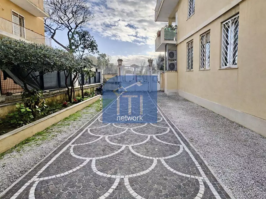 Immagine 2 di Attico in vendita  in Viale Capitan Casella 3 a Roma