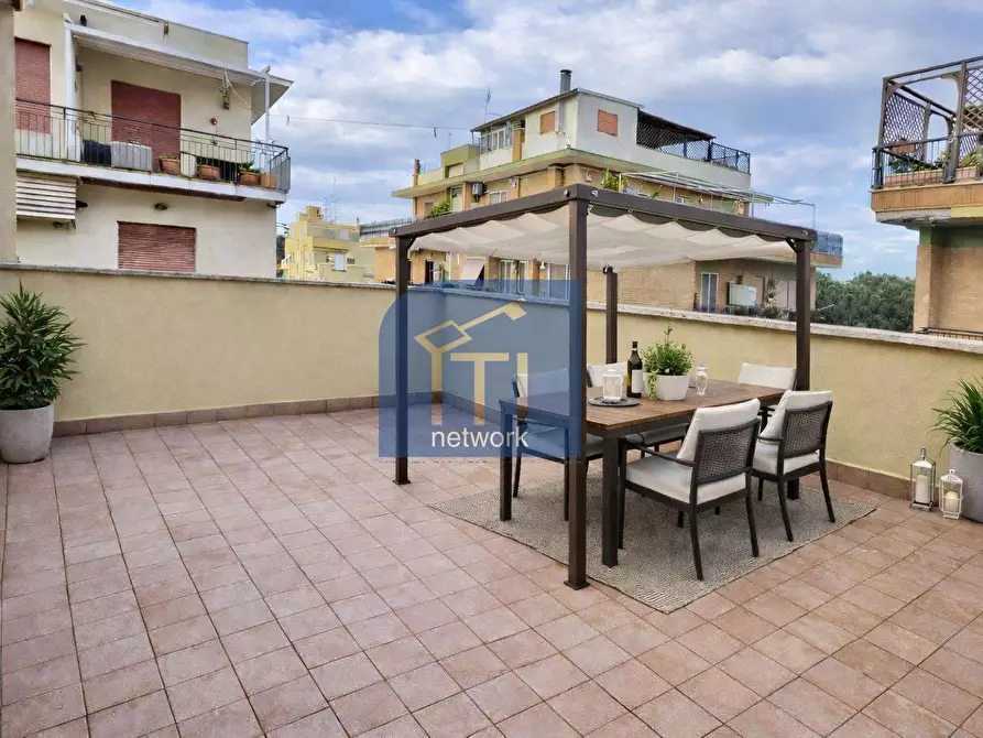 Immagine 3 di Attico in vendita  in Viale Capitan Casella 3 a Roma