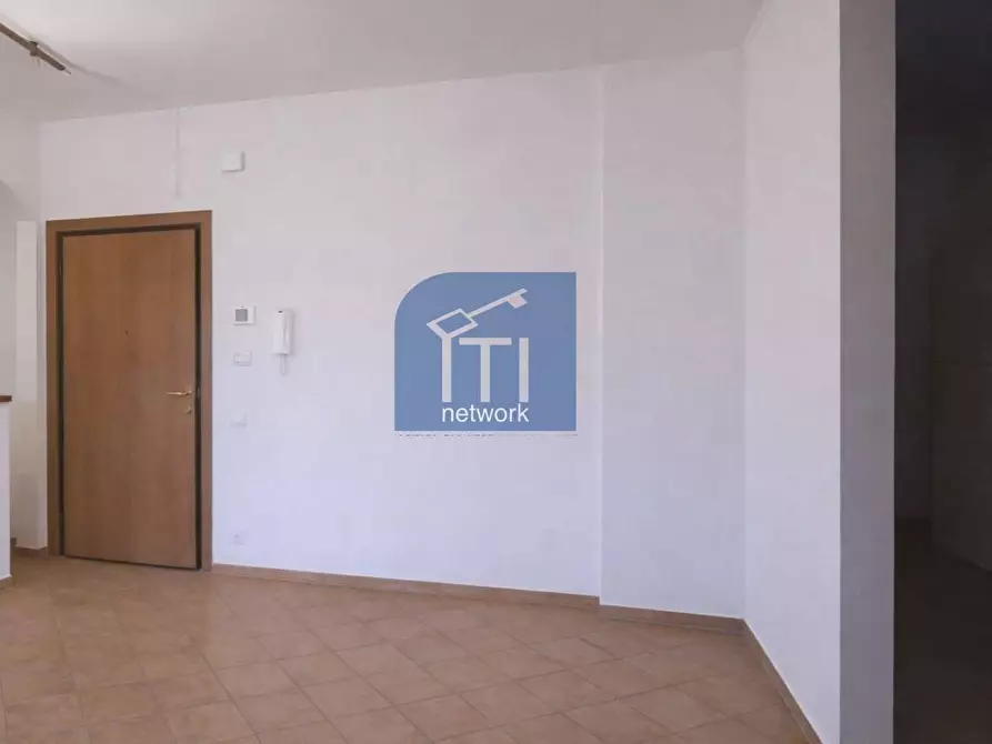 Immagine 2 di Appartamento in vendita  in Via dei Castelli Romani a Pomezia