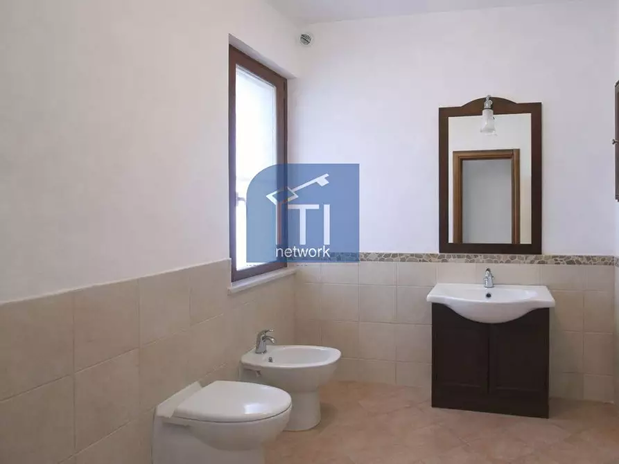 Immagine 4 di Appartamento in vendita  in Via dei Castelli Romani a Pomezia