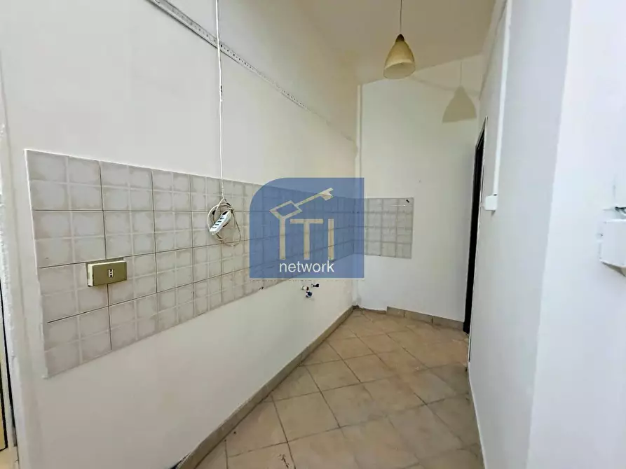 Immagine 3 di Appartamento in vendita  in Via Mario Ruta a Roma