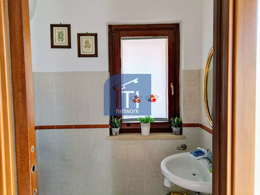 Immagine 16 di Villa in vendita  in VIA ASSISI a Pomezia