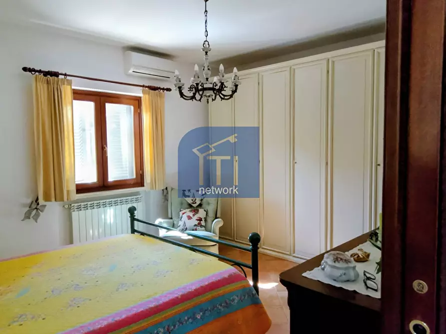 Immagine 19 di Villa in vendita  in VIA ASSISI a Pomezia