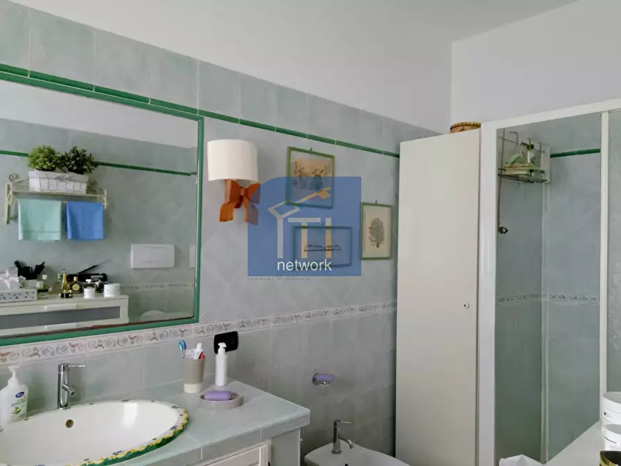 Immagine 25 di Villa in vendita  in VIA ASSISI a Pomezia