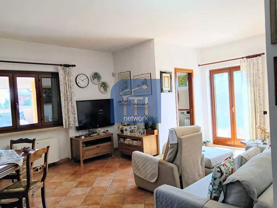 Immagine 12 di Villa in vendita  in VIA ASSISI a Pomezia