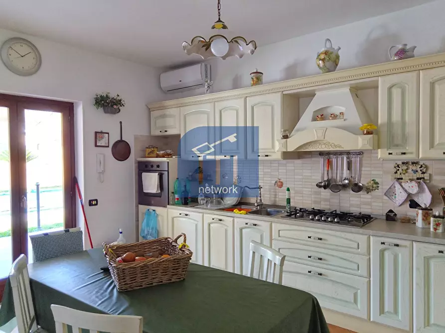 Immagine 17 di Villa in vendita  in VIA ASSISI a Pomezia