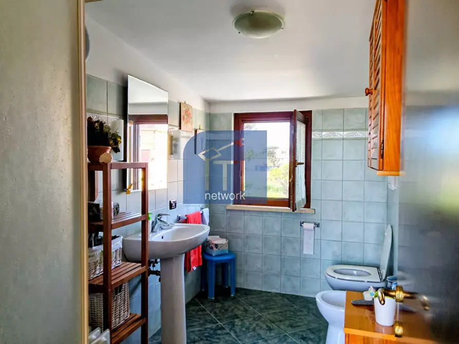 Immagine 29 di Villa in vendita  in VIA ASSISI a Pomezia