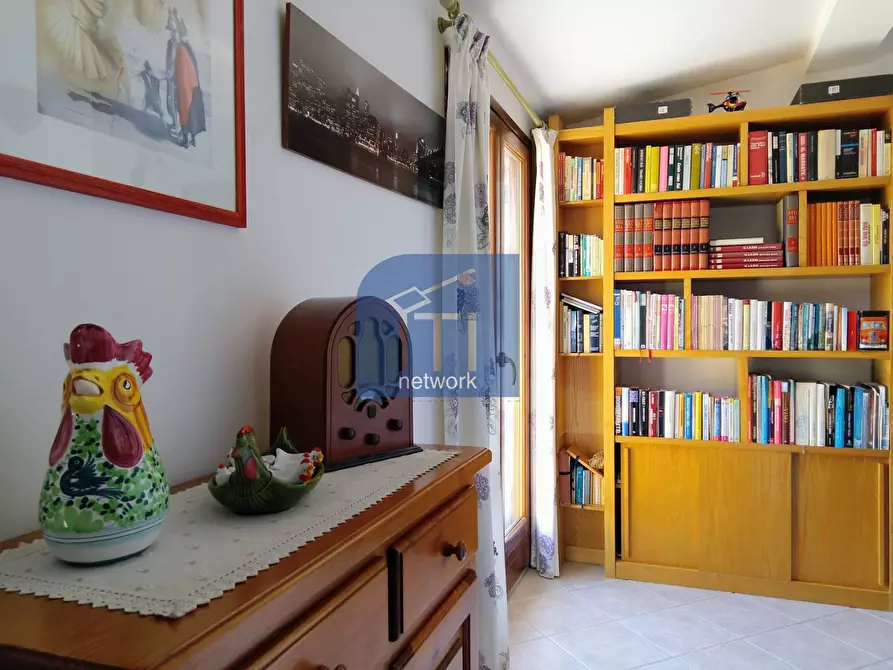 Immagine 28 di Villa in vendita  in VIA ASSISI a Pomezia